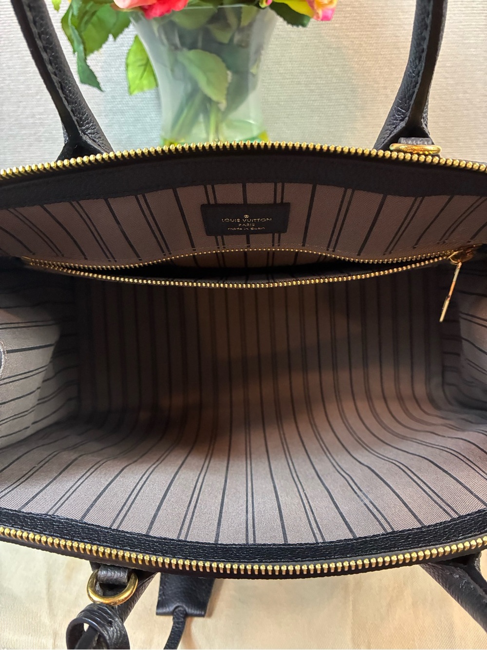 Louis Vuitton LV Black Monogram Empreinte Pont Neuf GM Bag - Fantastic Condition - Picture 10 of 16